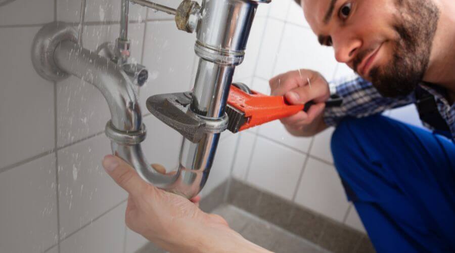 Professional same day plumber services in Batesville, TX